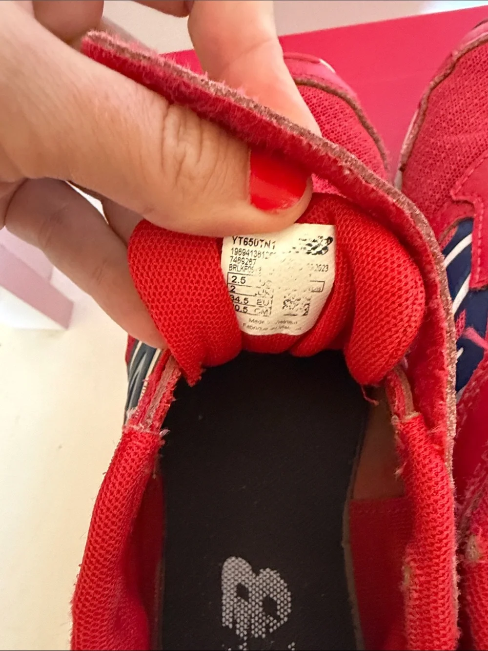 New Balance Shoes/FREE - Picture 6 of 6